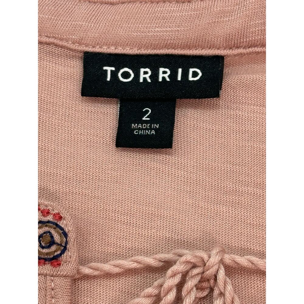 Torrid Pink Embroidered Babydoll Top Balloon Sleeve Tassel Tie V-Neck Size 2 - Picture 6 of 10